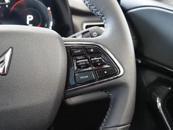 2025 Mahindra XUV700 AX7L