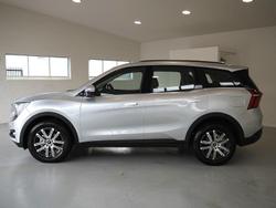 2025 Mahindra XUV700 AX7L