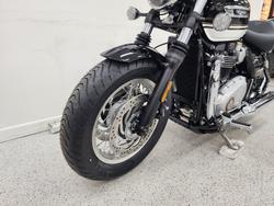 2026 Triumph BONNEVILLE SPEEDMASTER BLACK/WHIT