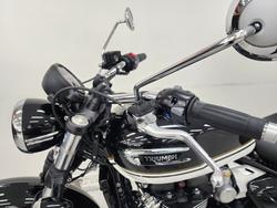 2026 Triumph BONNEVILLE SPEEDMASTER BLACK/WHIT
