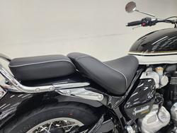 2026 Triumph BONNEVILLE SPEEDMASTER BLACK/WHIT