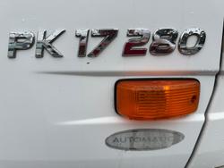 2012 UD Pk PK 17 280 WHITE