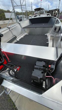 2026 QUINTREX 440 Busta