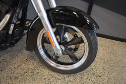 2014 Harley-davidson FLD SWITCHBACK Black