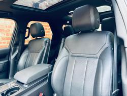 2019 Land Rover Discovery SD6 SE Series 5 MY20 4X4 Dual Range Black