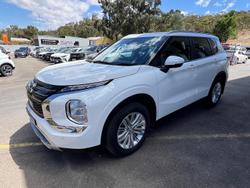 2022 Mitsubishi Outlander LS