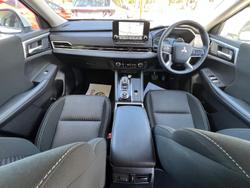 2022 Mitsubishi Outlander LS