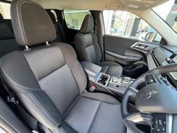 2022 Mitsubishi Outlander LS