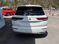 2022 Mitsubishi Outlander LS