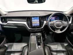 2021 Volvo XC60 B5 Momentum
