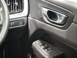 2021 Volvo XC60 B5 Momentum