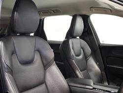 2021 Volvo XC60 B5 Momentum