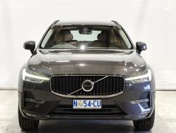 2021 Volvo XC60 B5 Momentum