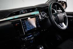 2022 Toyota Hilux SR5