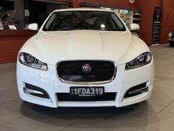 2014 Jaguar XF Premium Luxury