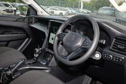 2024 Volkswagen Amarok TDI405 Core NF MY23 4X4 Dual Range Clear White