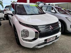 2023 Mitsubishi Outlander Exceed