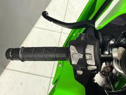 2025 Kawasaki NINJA ZX-10R Green