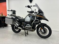 2015 BMW Motorrad R1200 GS ADVENTURE Green