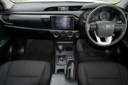 2016 Toyota Hilux SR
