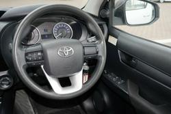 2016 Toyota Hilux SR