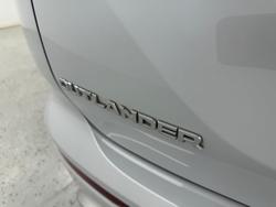 2023 Mitsubishi Outlander Exceed ZM MY23 AWD White