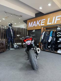 2025 Kawasaki Z900 (ZR900) Silver/Black