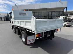 2016 Isuzu Nlr 45-150 NLR 55/45-150 Tipper