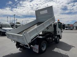 2016 Isuzu Nlr 45-150 NLR 55/45-150 Tipper