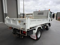 2016 Isuzu Nlr 45-150 NLR 55/45-150 Tipper