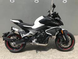 2025 CFMOTO 800NK Advance