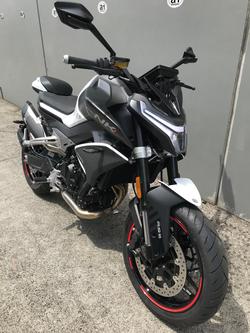2025 CFMOTO 800NK Advance