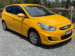 2013 Hyundai Accent Active