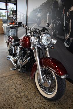 2017 Harley-davidson FLSTN SOFTAIL DELUXE RED