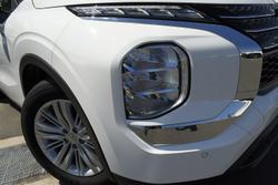 2024 Mitsubishi Outlander ES