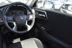 2024 Mitsubishi Outlander ES