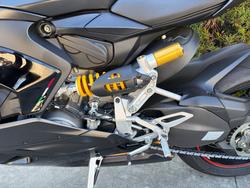 2024 DUCATI PANIGALE V2