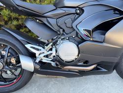 2024 DUCATI PANIGALE V2
