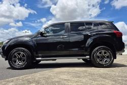 2017 Isuzu MU-X LS-T MY17 4X4 Dual Range Cosmic Black