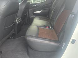 2020 Nissan Navara N-TREK D23 Series 4 4X4 Dual Range White Diamond