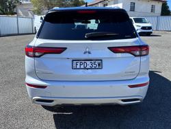 2024 Mitsubishi Outlander Exceed Tourer