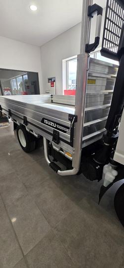 2026 Isuzu Nlr 45-150 Dt D25 Tray