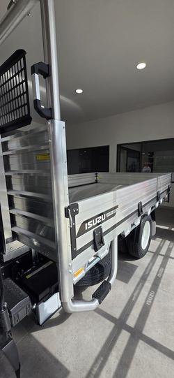 2026 Isuzu Nlr 45-150 Dt D25 Tray