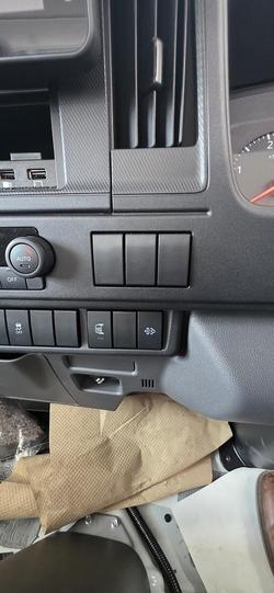 2026 Isuzu Nlr 45-150 Dt D25 Tray