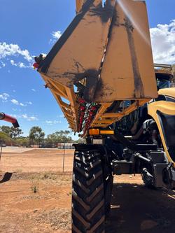 2012 Rogator 1300 Self propelled Sprayer