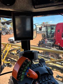 2012 Rogator 1300 Self propelled Sprayer