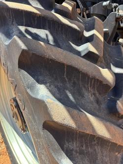 2012 Rogator 1300 Self propelled Sprayer