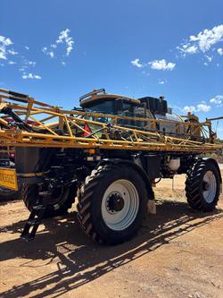 2012 Rogator 1300 Self propelled Sprayer