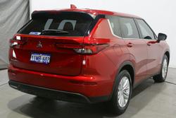 2024 Mitsubishi Outlander ES