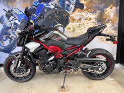 2025 Kawasaki Z900 (ZR900) Grey